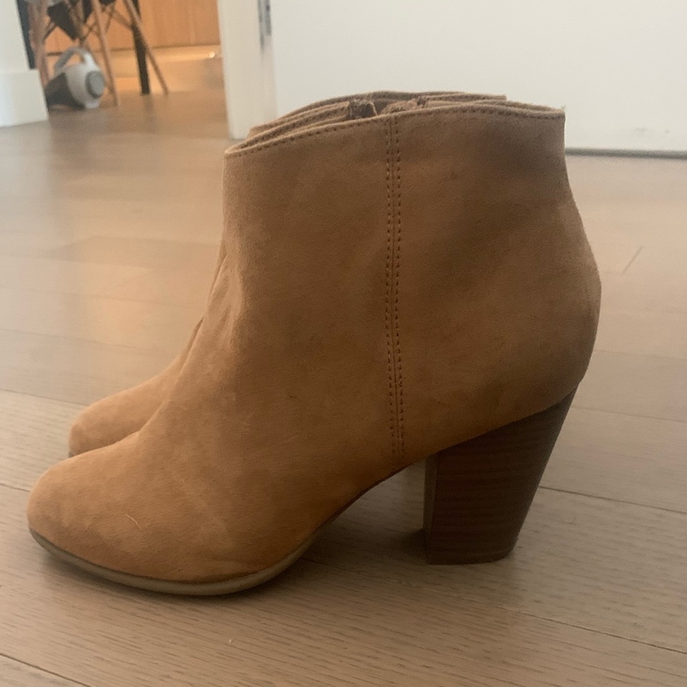 Nearly-new Old Navy Suede Booties - Size 7
